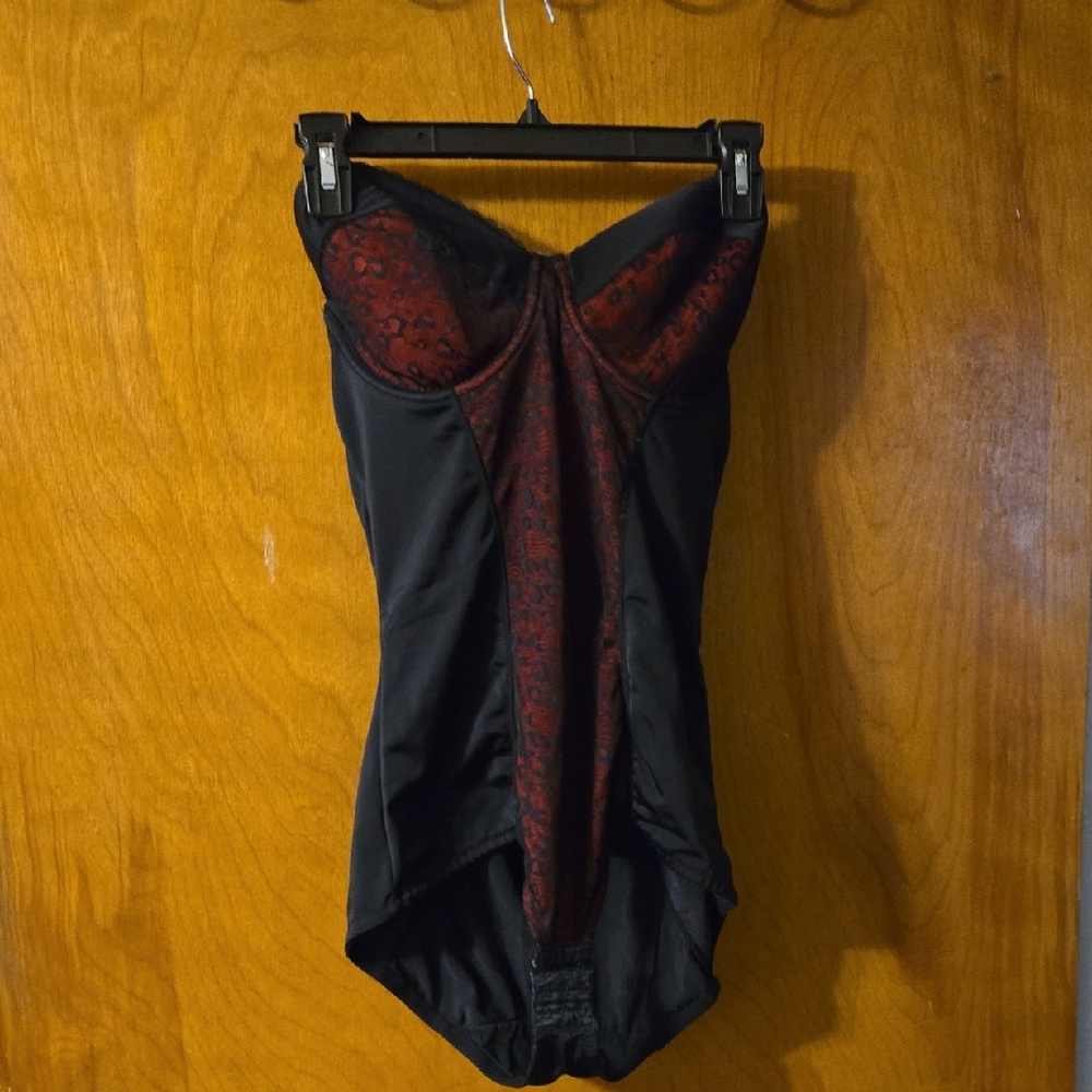 Black and Red Bustier Bodysuit 38D: MB
